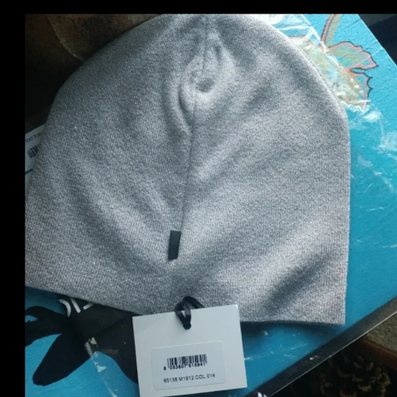 Moschino beanie..FIRM - Picture 4 of 6